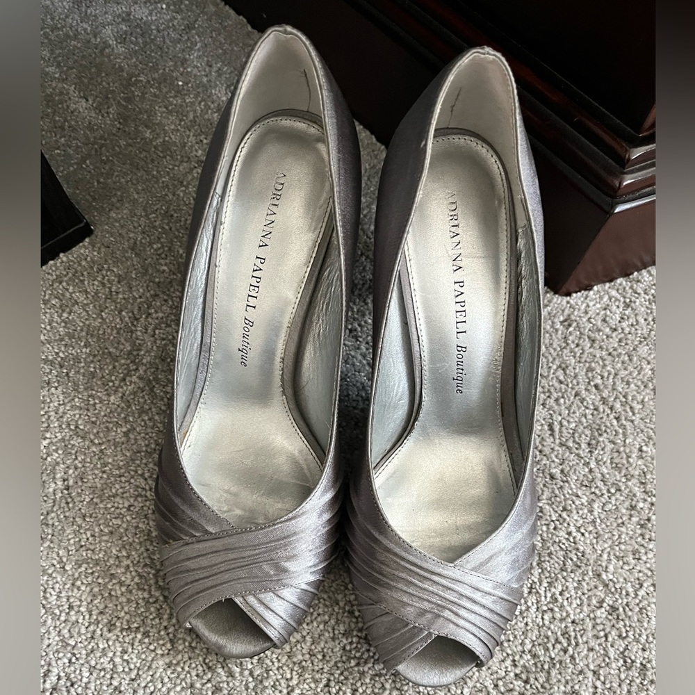 Adrianna Papell size 8 silver open toe heels